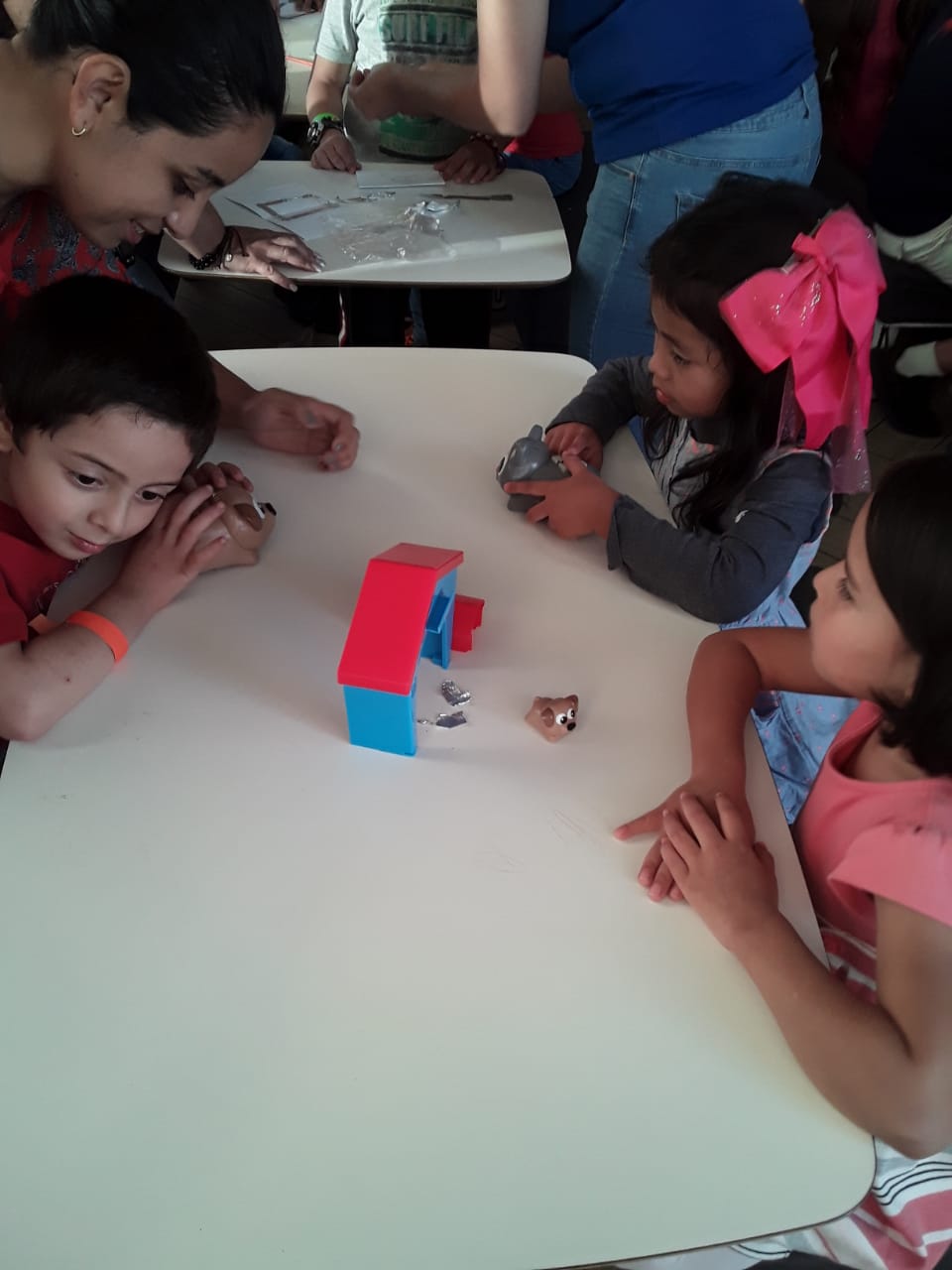 Estudiantes en taller